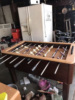 Mesa de fulbolito está en buenas condiciones todo le sirve
