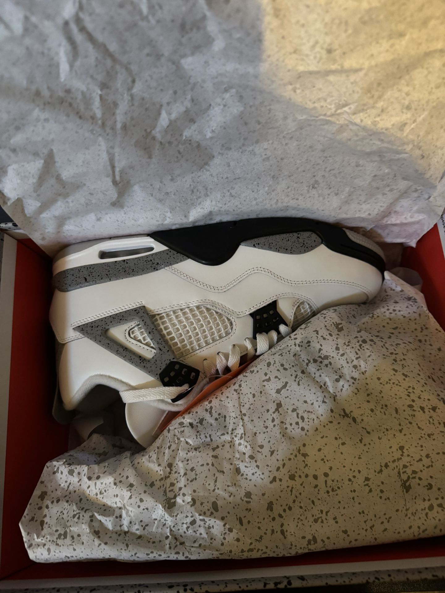 Jordan 4 White Cements 8.5 DS