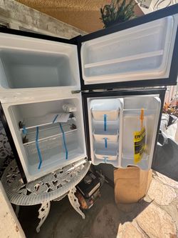 Small Refrigerator 3.2 cu.ft 2 door