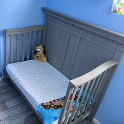 Toddler Bed (crib) 