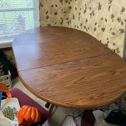 Extendable Round Dinning Table 
