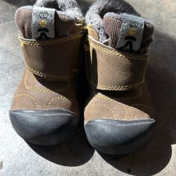 Keen Waterproof Boots Size 7