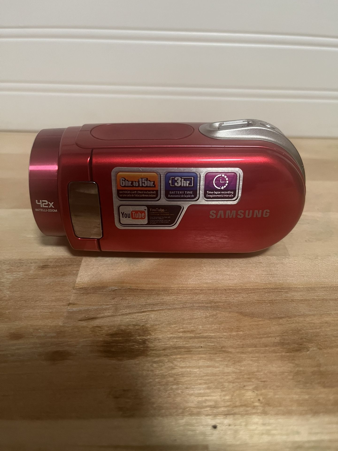 Samsung SC-MX20 Digital Camcorder Red Silver 2.7" LCD Screen 34x Optical Zoom