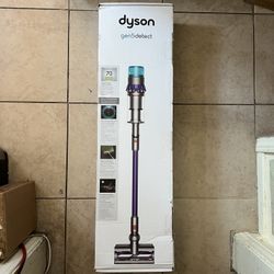 Dyson Gen5detect Cordless Vacuum with 7 accessories Purple