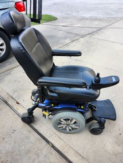 Power Wheelchair Quantum  Q6edge