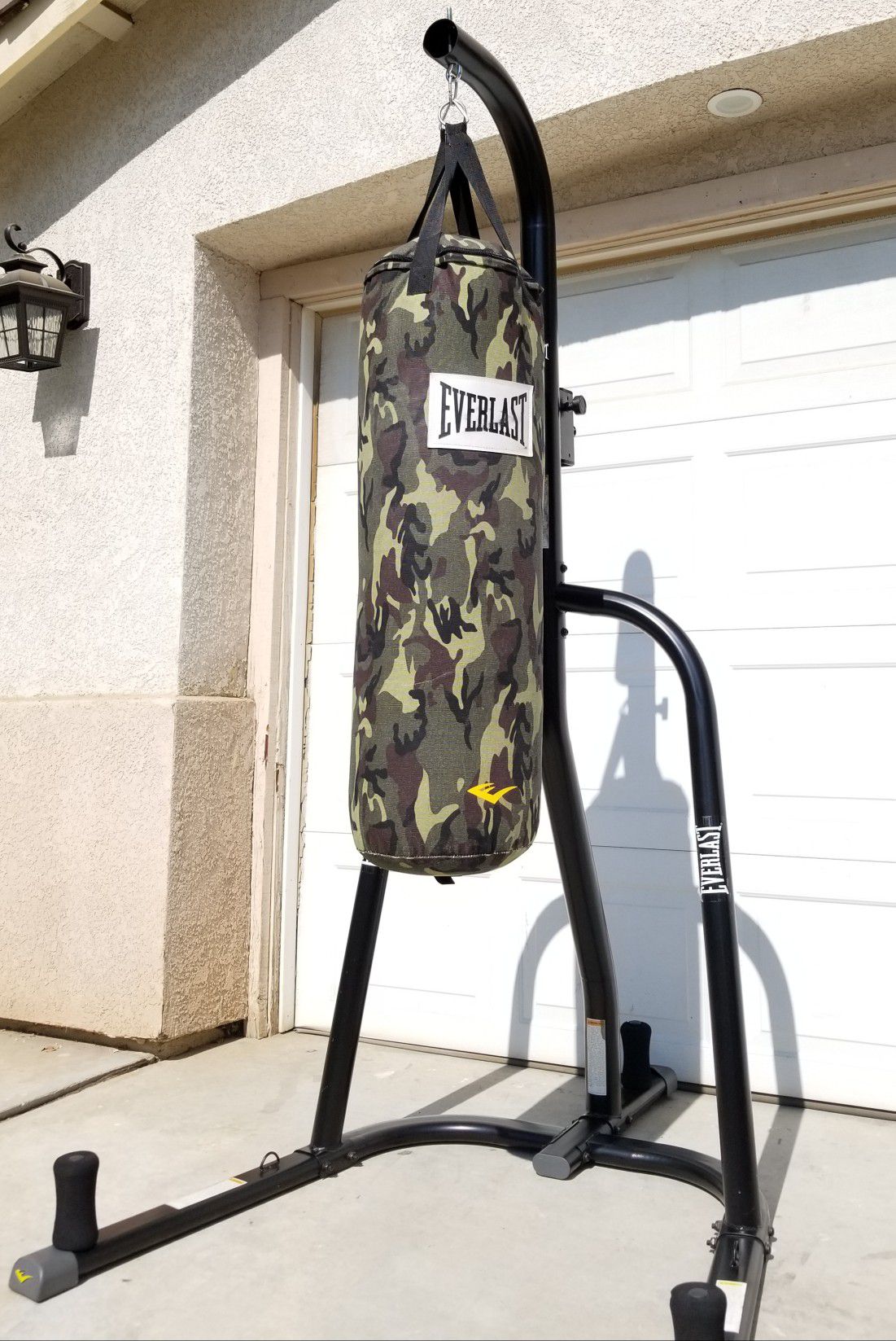 << EVERLAST >> PUNCHING BAG + STAND