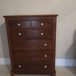 Tall Drawer Chest 