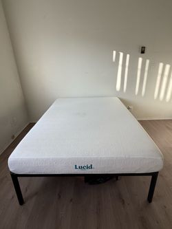 Full Sized Lucid Memory Foam Mattress