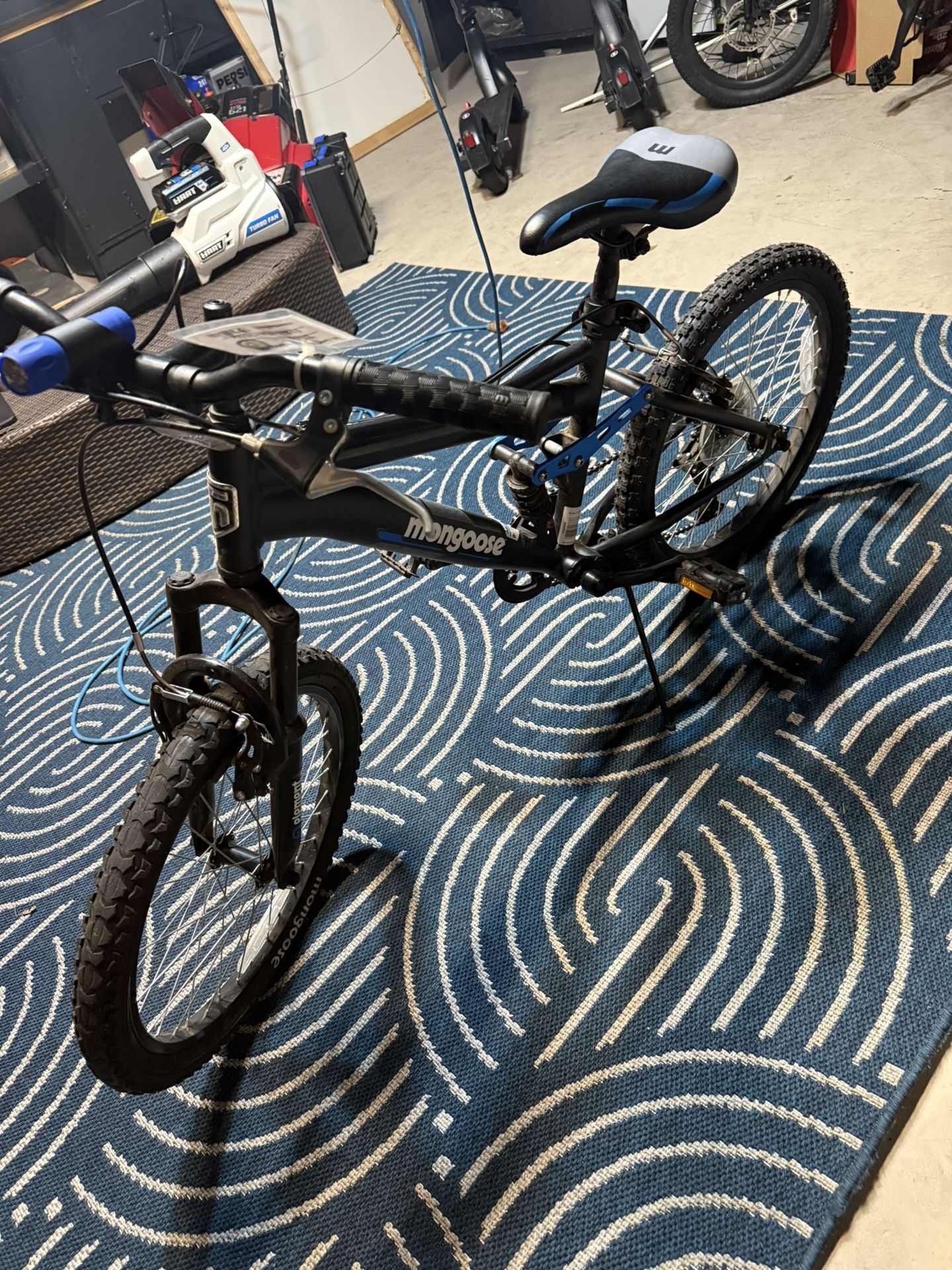 Mongoose 20 Inc suspension Mountain Bike