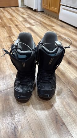 Burton women’s snowboard boots - size 7