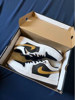 Jordan 1 White/ Metallic Gold/ Black size 11.5 Men’s