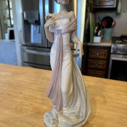 Lladro Figurine