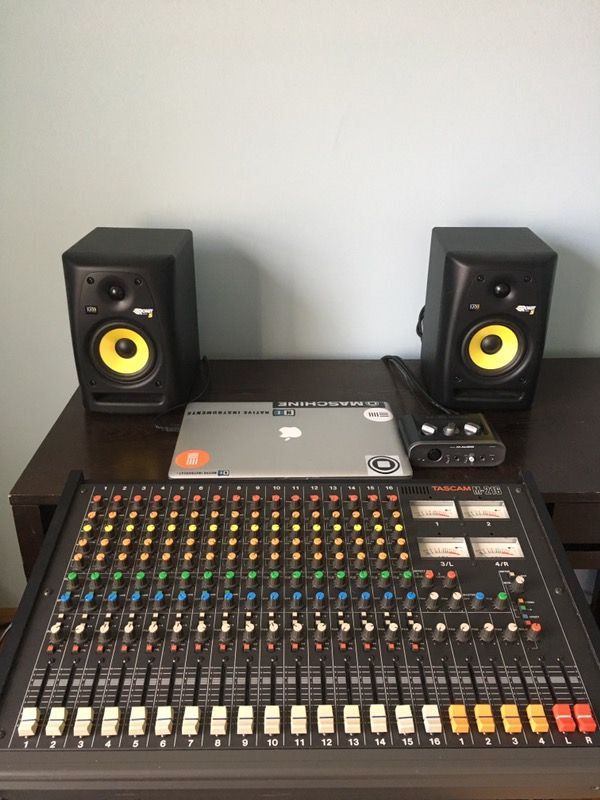 Tascam M-216 Mixer