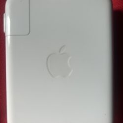 Apple Charger ,140W, USB-C Power adapter Original Es Husado Pero Trabaja Bien 