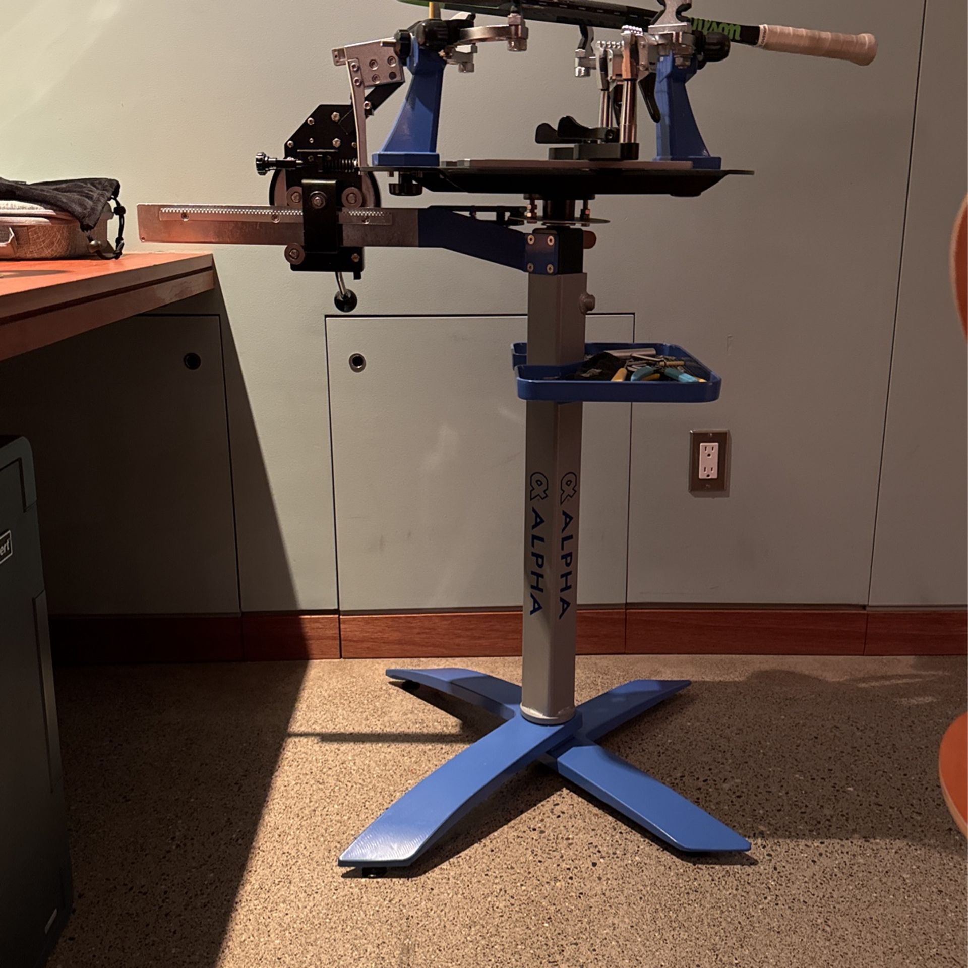 Alpha Axis Pro Tennis Stringing Machine