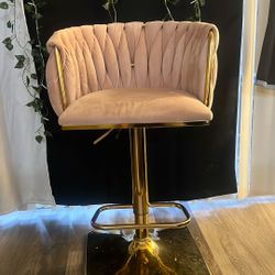 Comfy Pink Sofa Chair