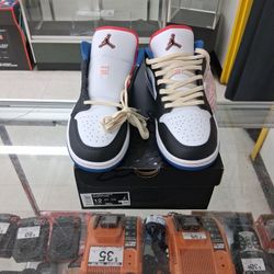 AIR JORDAN  1 LOW SE SIZE 12  $121