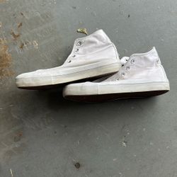 White Hightop Canvas Shoe “Converse” Size 9