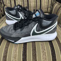 Nike Kyrie 8 Orca Whale Basketball Shoes Size 13 Men’s Brand New 