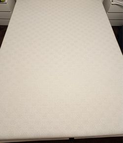 Queen Size - 10” memory foam mattress - medium firmness