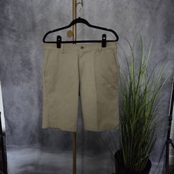 Six Flags Great America  Khaki Uniform Shorts Classic LIKE NEW 32 Waist  
