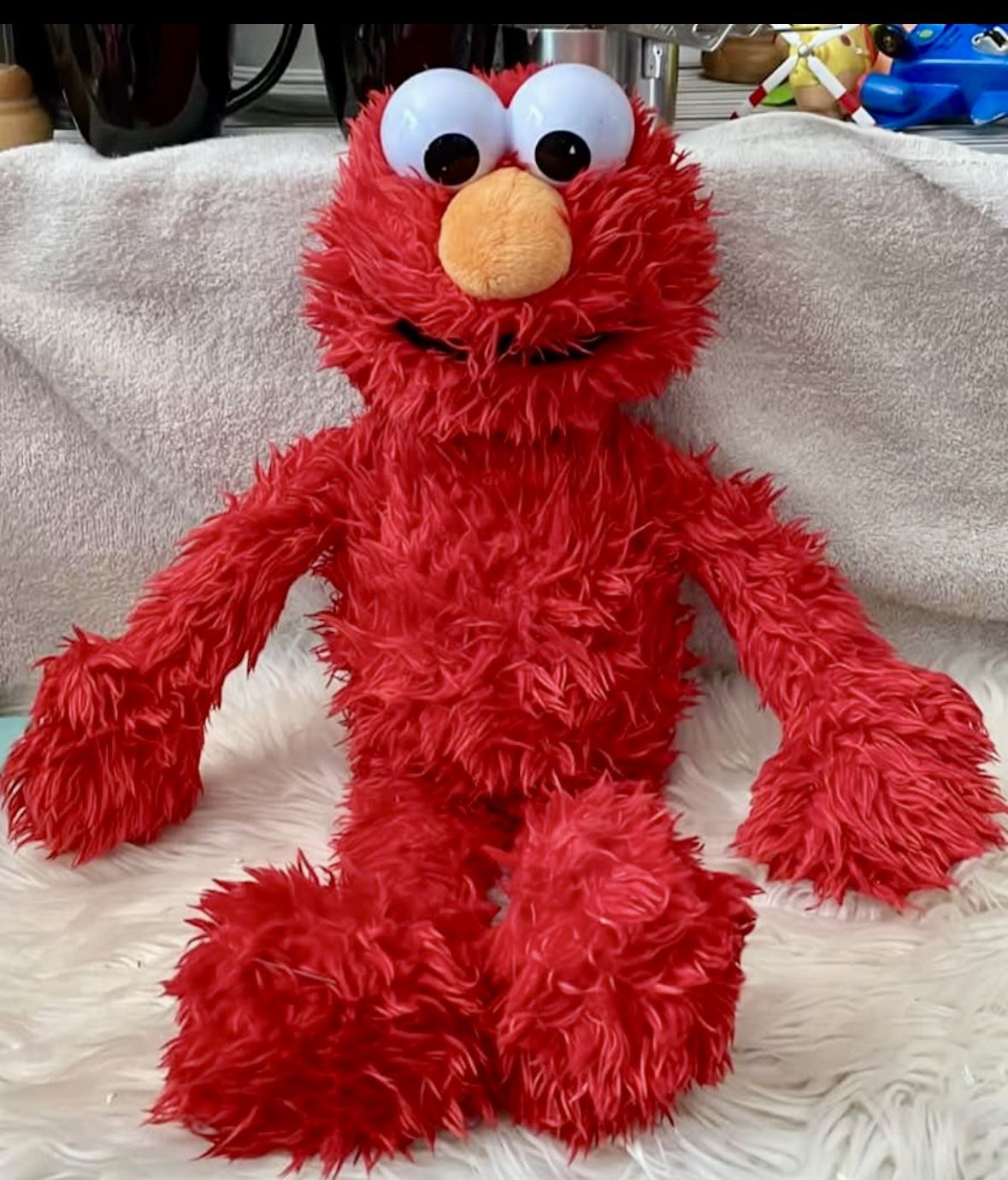 2014 Interactive Singing teaching Elmo