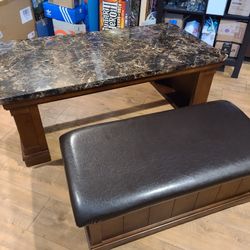 Raymour & Flanigan Coffee Table With Nesting Ottoman