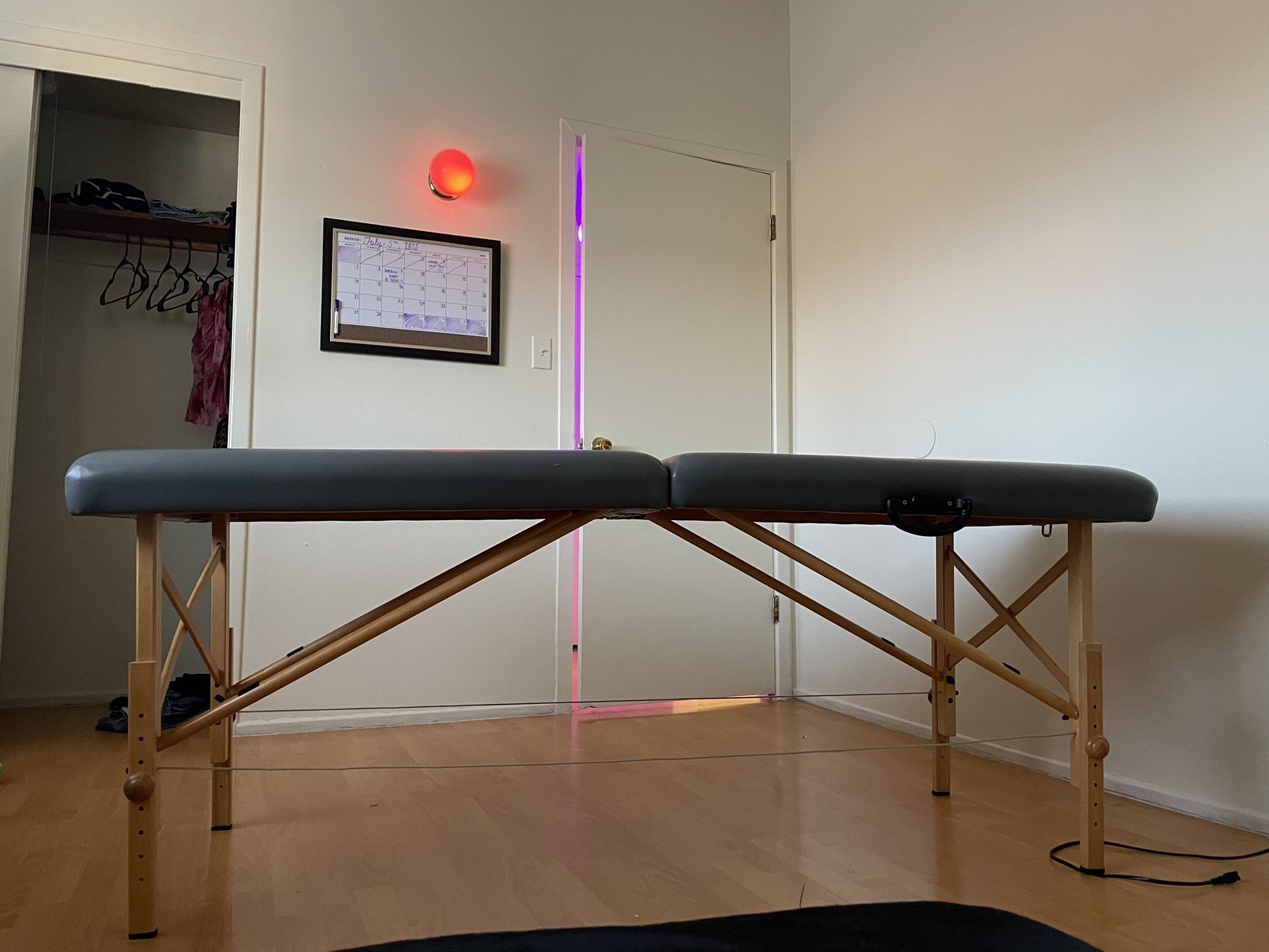 massage table