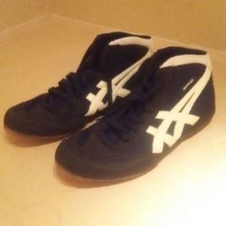 men's Asics wrestling/grappling shoes size 10