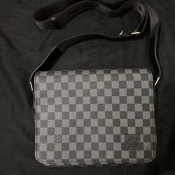 BLACK AND GREY LOUIS VUITTON STRAP BAG 
