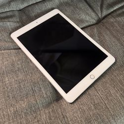 Apple - iPad 6th gen with Wi-Fi - 128GB