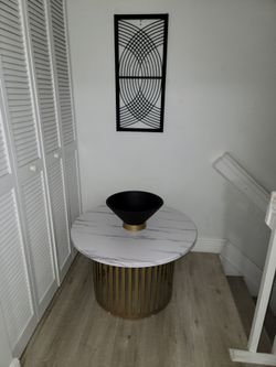 Moderna Mesa De Centro  Mide 25 X 37 sin usar