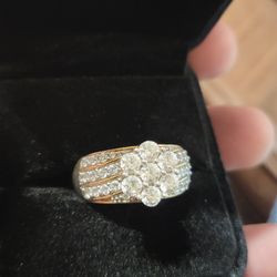 Beautiful Sterling Silver And CZ Size 8 women's Ring Stunning With Box