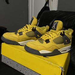 Air Jordan 4 Retro 