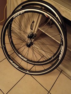 Bike  Rims and hubs  zipp  30 tubular tire TT  & Tires  Continental competition 25mm max 12 bar/175psi Vectran breaker