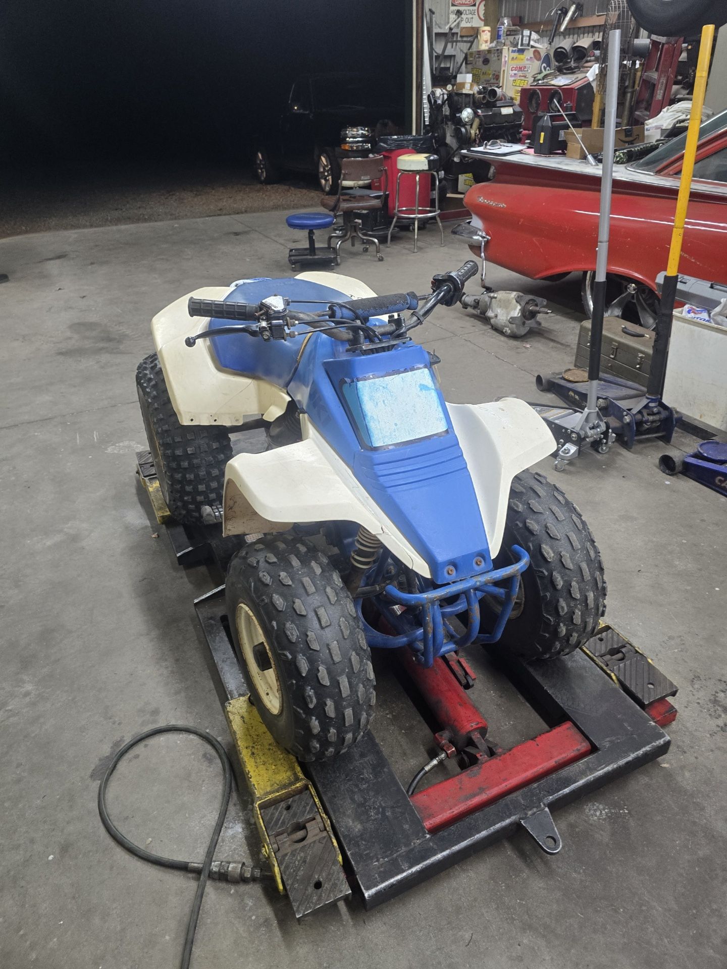Suzuki Lt80
