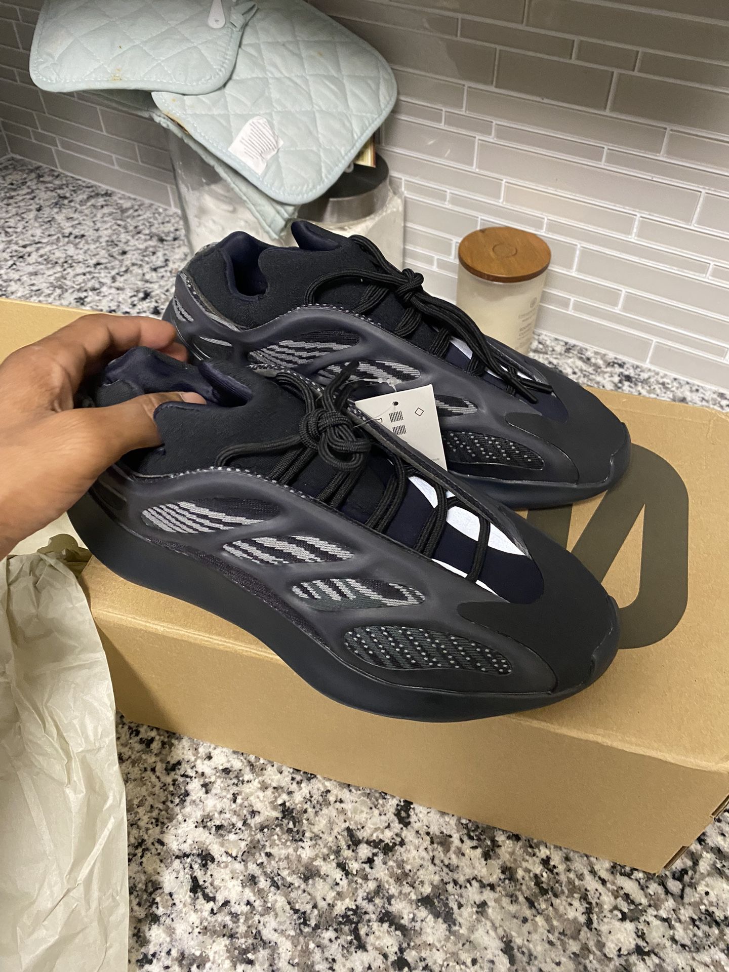 Yeezy 700 V3 Alvah Size