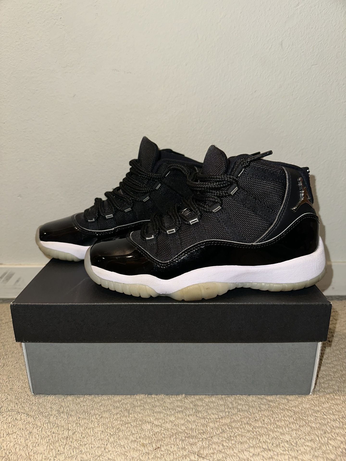 Jordan 11 "Jubilee" Size 4.5Y