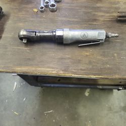 All trade three eights ratchet