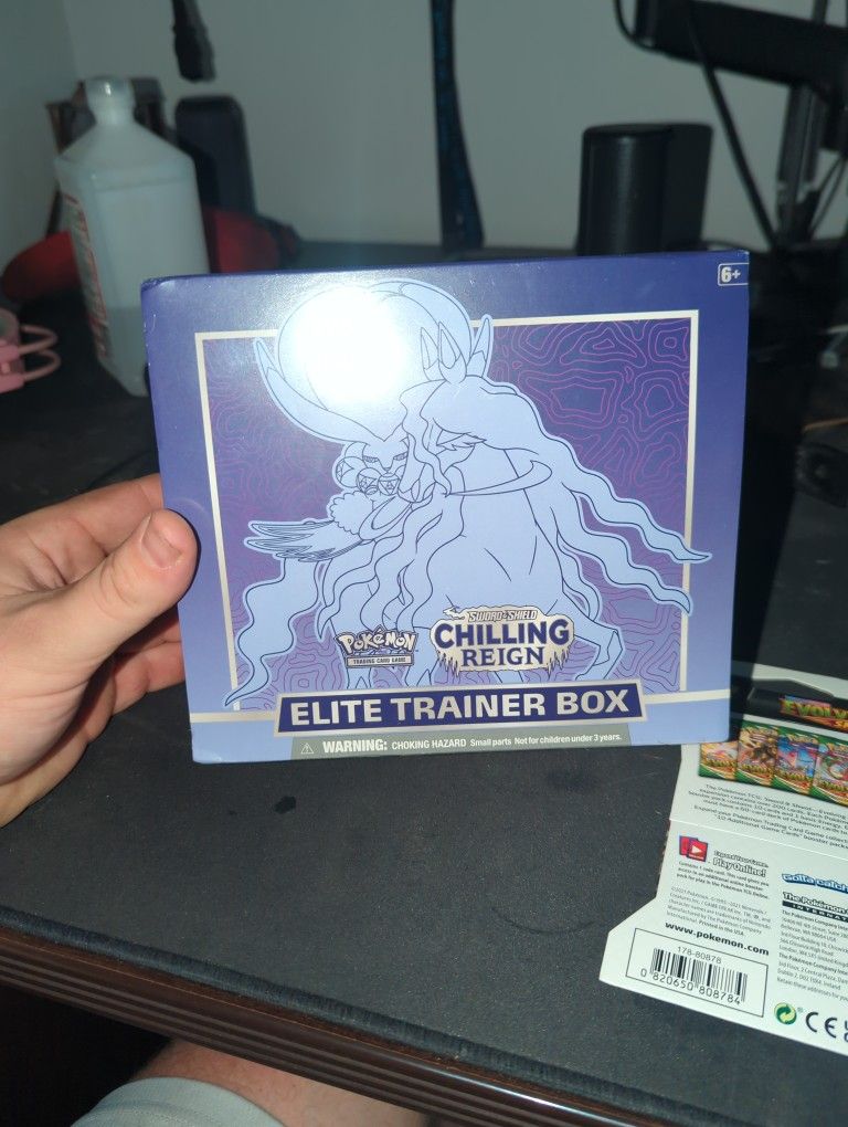 Chilling Reign Elite Trainer Box