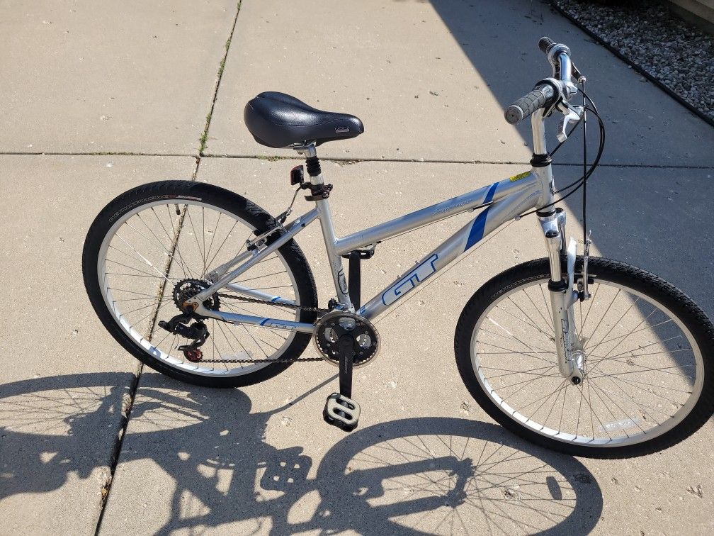 GT PASSAGE CUSTOM ALUMINUM 16"FRAME 21-SPEED SHIMANO Original Bike Components 26x1.95 TIRES 