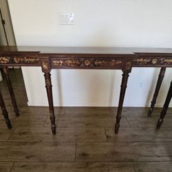 Excellent, high quality end table