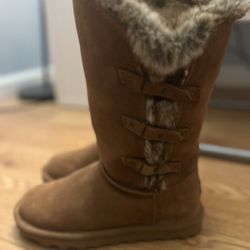 BEAR PAW BOOTS LIKE BRAND NEW