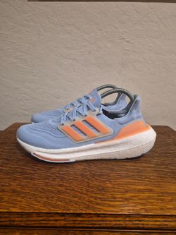 Adidas Ultraboost Light Athletic Running Shoes 
Women's Size US 7.5