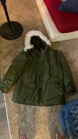 Large Parka, Extreme Cold Weather Jacket men’s size large, army green