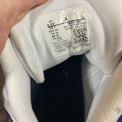 Air Jordan 13 Retro GS 'Lakers size 5y boys but fits 7 women