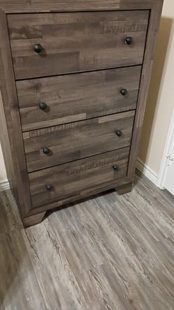 Dresser