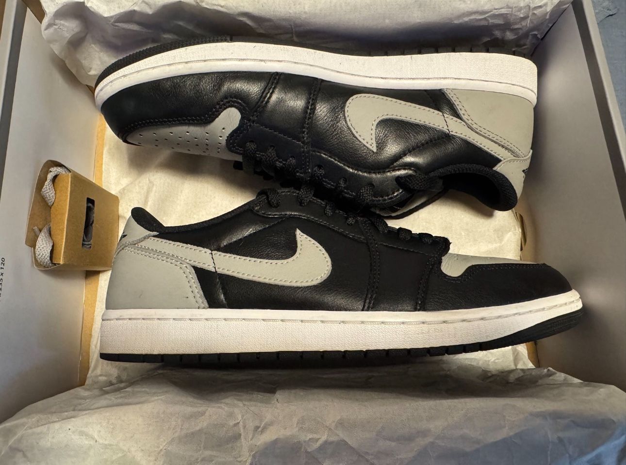 Air Jordan Retro 1 OG (size 10) Great Condition (PRICE IS FIRM)