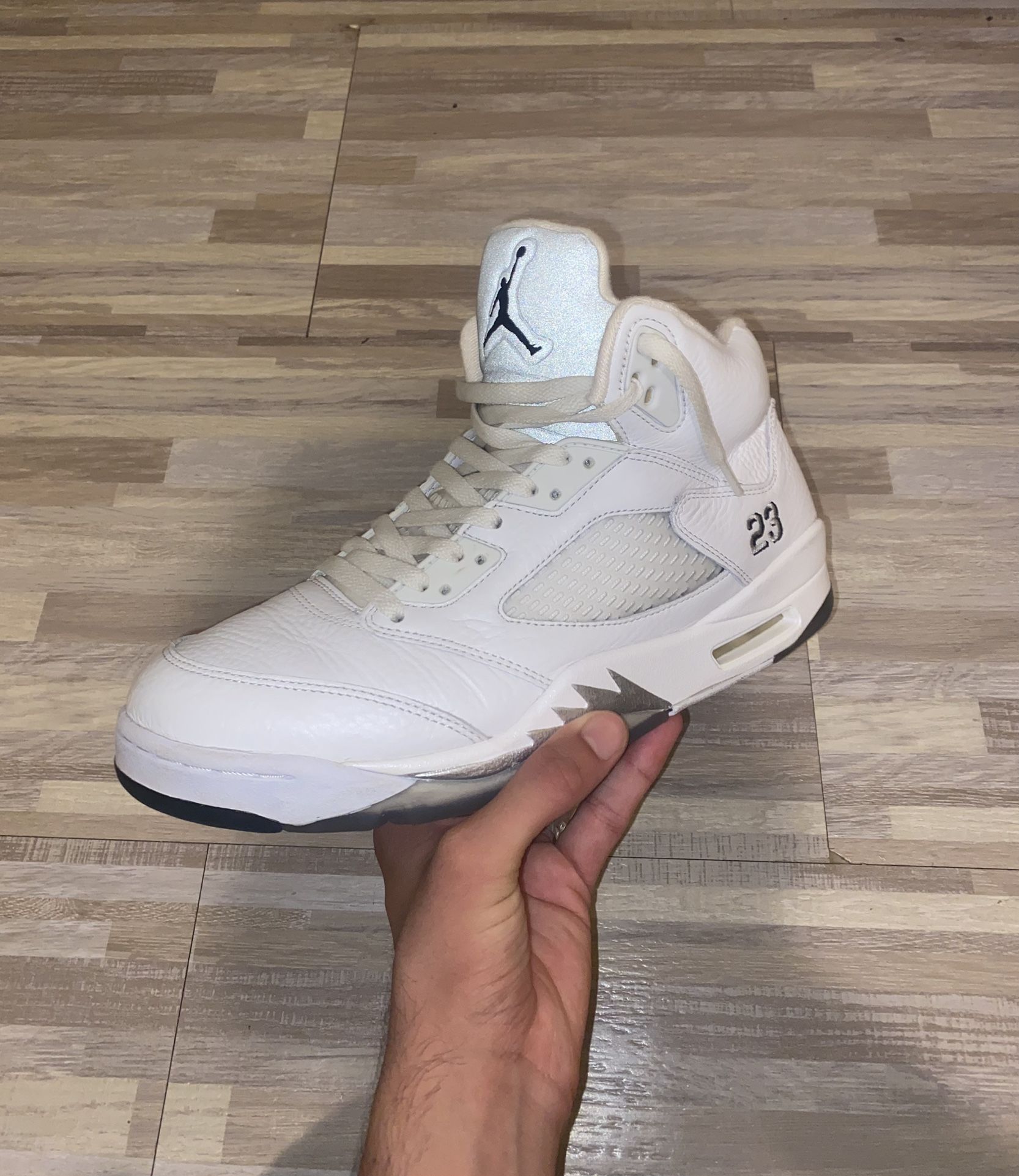 Jordan Retro metallic white silver