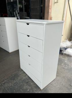 5 Drawur Compressed Woody Dresser